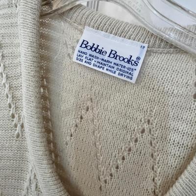 Lot 152 Knit tops