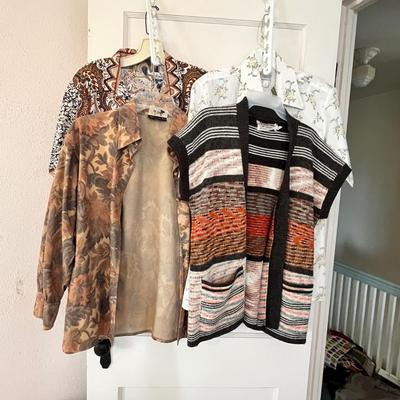 Lot 154 70s brown tops