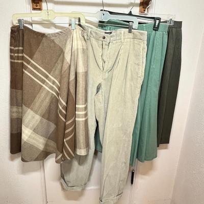 Lot 157 Skirts & pants