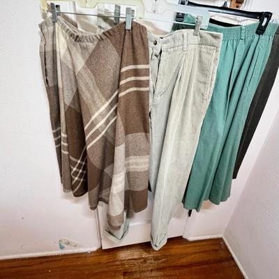 Lot 157 Skirts & pants