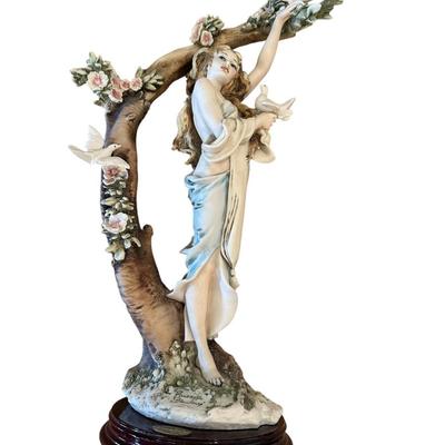 Giuseppe Armani Figure - Young Lady With Doves 499-C NO BOX