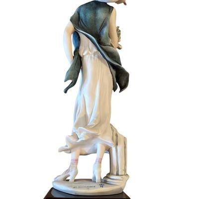 Giuseppe Armani Figure - 0636-C Sophia with box