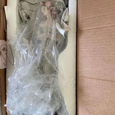 Armani Figure - Lady with Doves 0950-C with box