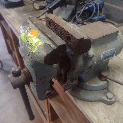 Industrial 5' Jaw Bench Vise