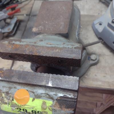 Industrial 5' Jaw Bench Vise