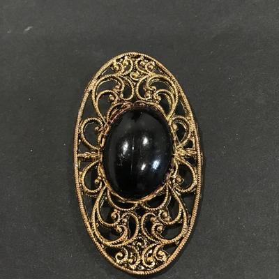Gold tone vintage brooch