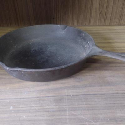 Lodge Cast Iron 10" Skillet