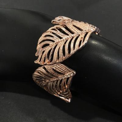 Rose gold tone leaf stretch bracelet