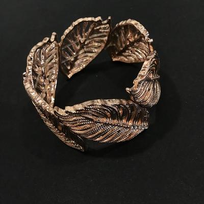 Rose gold tone leaf stretch bracelet