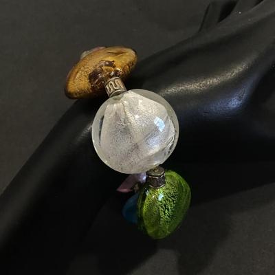 Pretty vintage glass bead bracelet