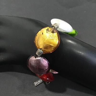 Pretty vintage glass bead bracelet