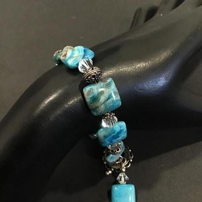 Pretty blue vintage stone beaded bracelet