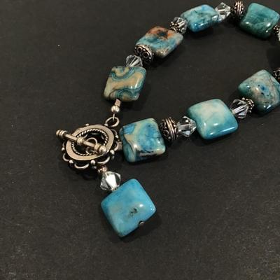Pretty blue vintage stone beaded bracelet