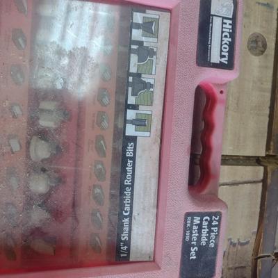 Assortment of Router Bits