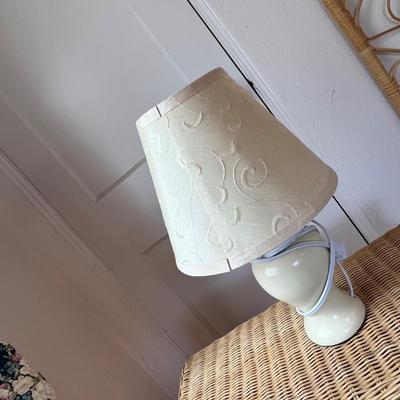 Lot 170 Wicker stand w/ lamp