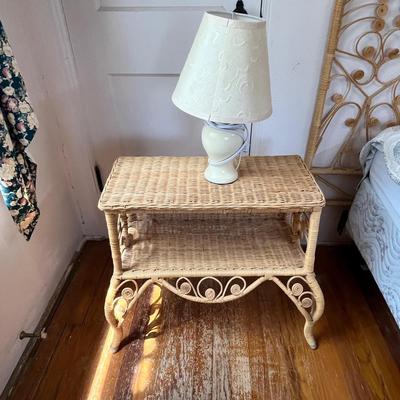 Lot 170 Wicker stand w/ lamp