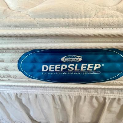 Lot 171 Wicker full bed w/ quilt