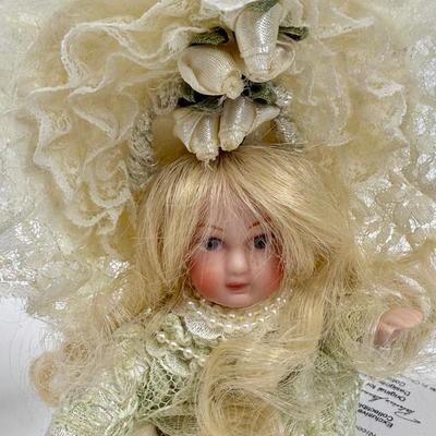 Sale Photo Thumbnail #314: in good condition with tags attached