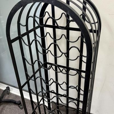 Sale Photo Thumbnail #559: Great condition, no rust. Holds up to 34 bottles.