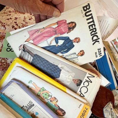 Lot 188 Sewing notions & patterns
