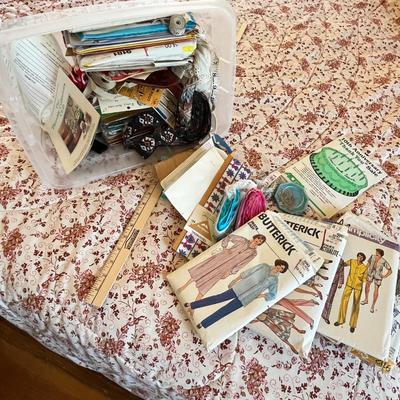 Lot 188 Sewing notions & patterns
