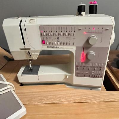 Lot 2 Bernina Quilting Sewing Machine w/ case