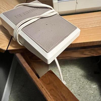 Lot 2 Bernina Quilting Sewing Machine w/ case