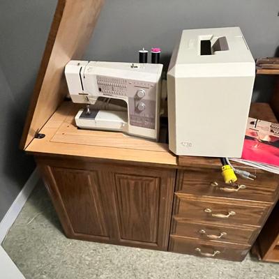 Lot 2 Bernina Quilting Sewing Machine w/ case