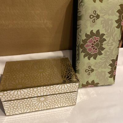 Mirror box with green jewelry box