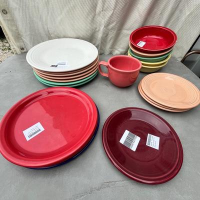 Lot 8 Fiesta Dinnerware