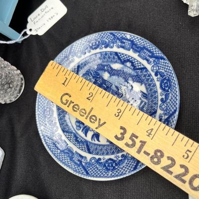 Lot 13 Child's dishware