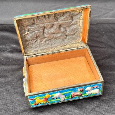 Sale Photo Thumbnail #119: Very cute, probably was used as a cigarette box.