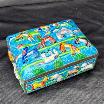 Sale Photo Thumbnail #118: Very cute, probably was used as a cigarette box.