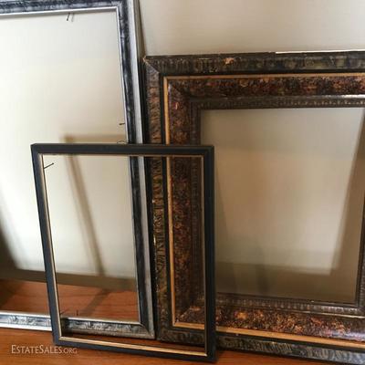 Lot 49 - TV Stand and Frames