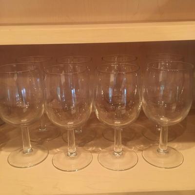 Lot 25 - Large Lot of Glasses, Cups and Mugs