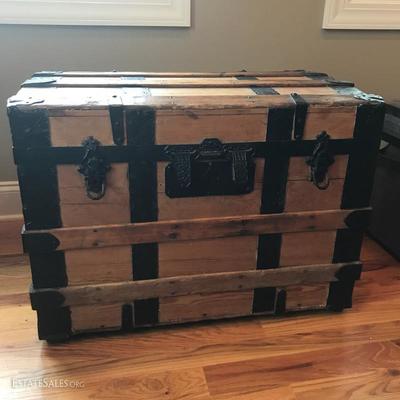 Lot 11 - Antique Steamer Trunk with Lift Out Tray