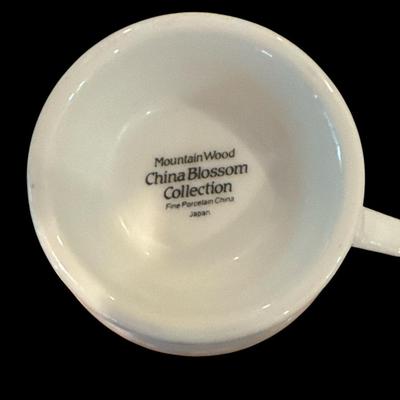 Mountain Wood China blossom coll