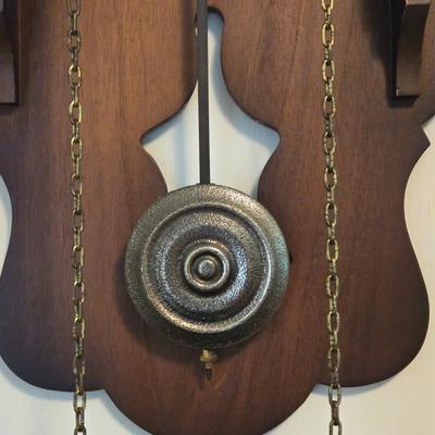 LOT 66L: Vintage Tempus Fugit Wall Clock