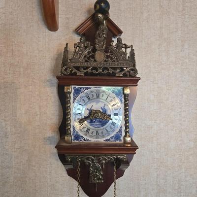 LOT 78K: Vintage Dutch Zaanse-Style Atlas Pendulum Wall Clock