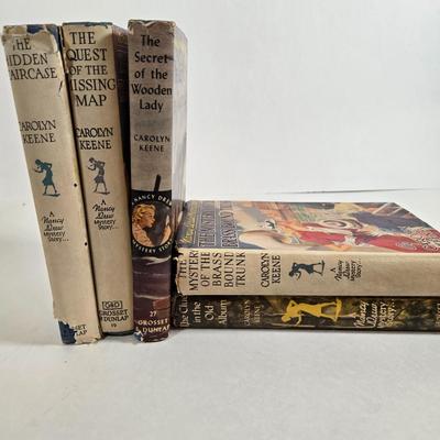 LOT 87L: Nancy Drew and The Bobbsey Twin Books