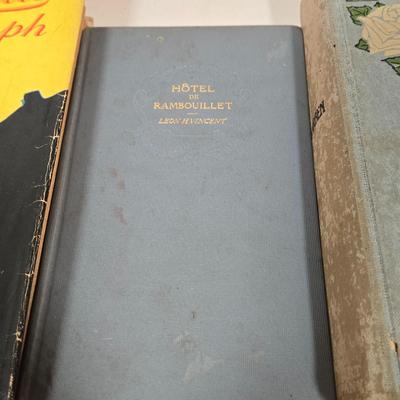 LOT 92L: Antique and Vintage Books