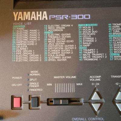 LOT 100L: Yamaha PSR 300 Electronic Keyboard With Stand