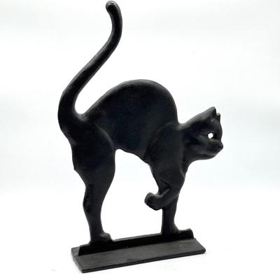 LOT 115X: Vintage Cast Iron Greek Collumned Bookends and 2 Sad Iron Doorstops and a Black Cat Doorstop