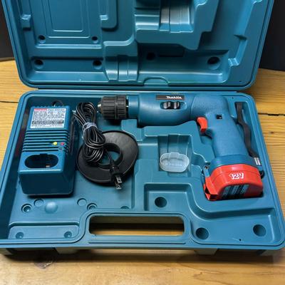 LOT 126B: Power Toools Featuring a Fein MSxe636 II Triangle Sander, Makita Cordless Drill/Driver Kit and Makita 5007NB 7.25 inch Circular...