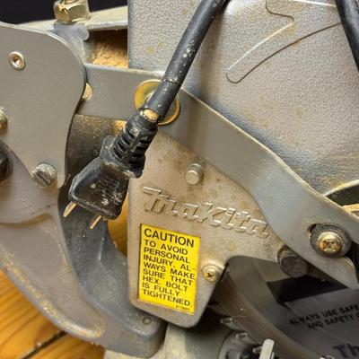 LOT 128B: Makita 10” Miter Saw LS1020