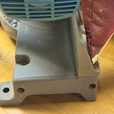 LOT 128B: Makita 10” Miter Saw LS1020