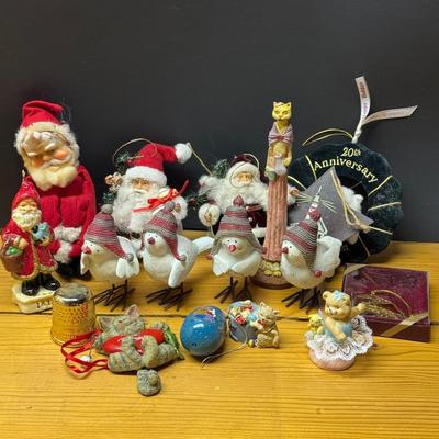 LOT 138B: Vintage Assortment of Christmas Ornaments, Stocking and Decorations!
