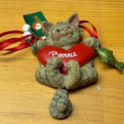 LOT 138B: Vintage Assortment of Christmas Ornaments, Stocking and Decorations!