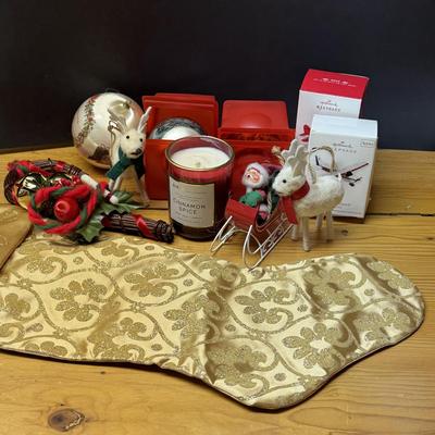 LOT 138B: Vintage Assortment of Christmas Ornaments, Stocking and Decorations!