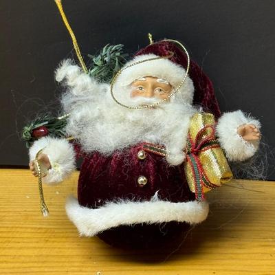 LOT 138B: Vintage Assortment of Christmas Ornaments, Stocking and Decorations!